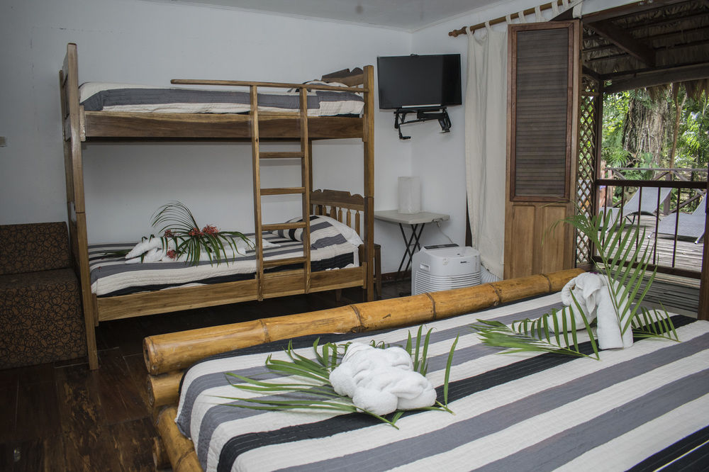 Bugabutik Hotel Resort Cocles Beach Екстер'єр фото
